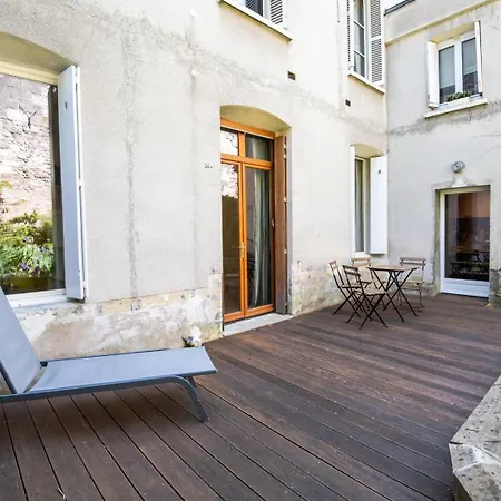 In The Heart Of Silence - House