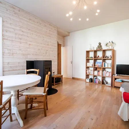 In The Heart Of Silence - House * Tours