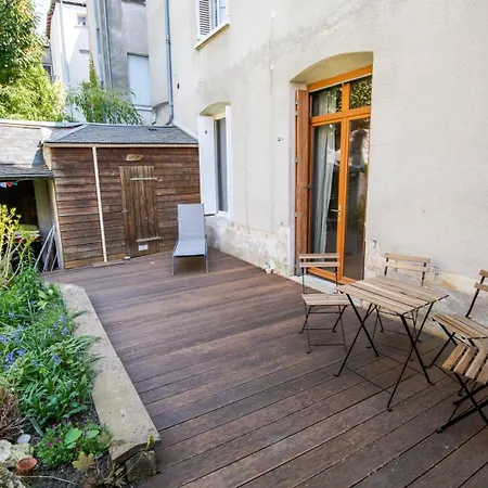 In The Heart Of Silence - House Lägenhet Tours