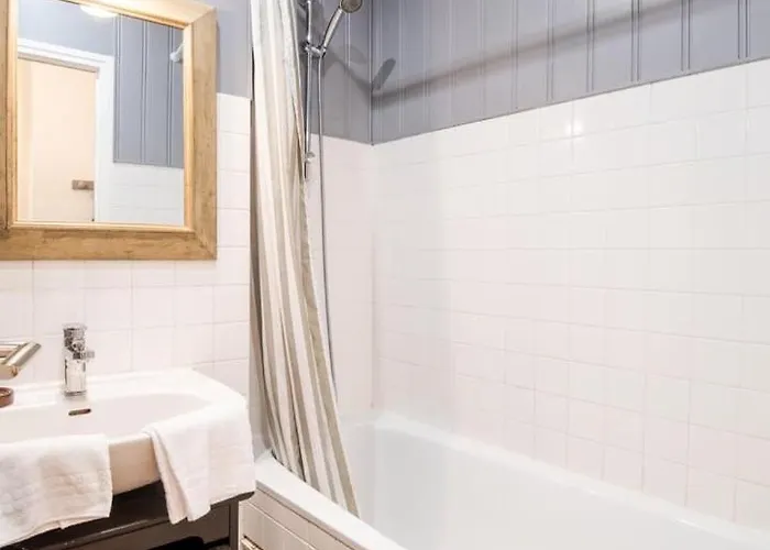 公寓 In The Heart Of Silence - House 图尔